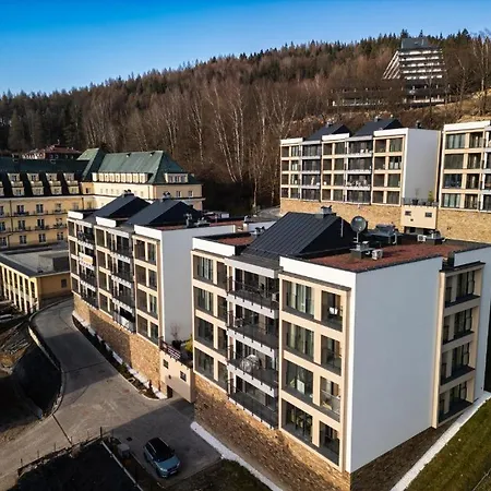 Cicha Z Duzym Balkonem- Miejsce Parkingowe W Garazu Krynica Zdroj